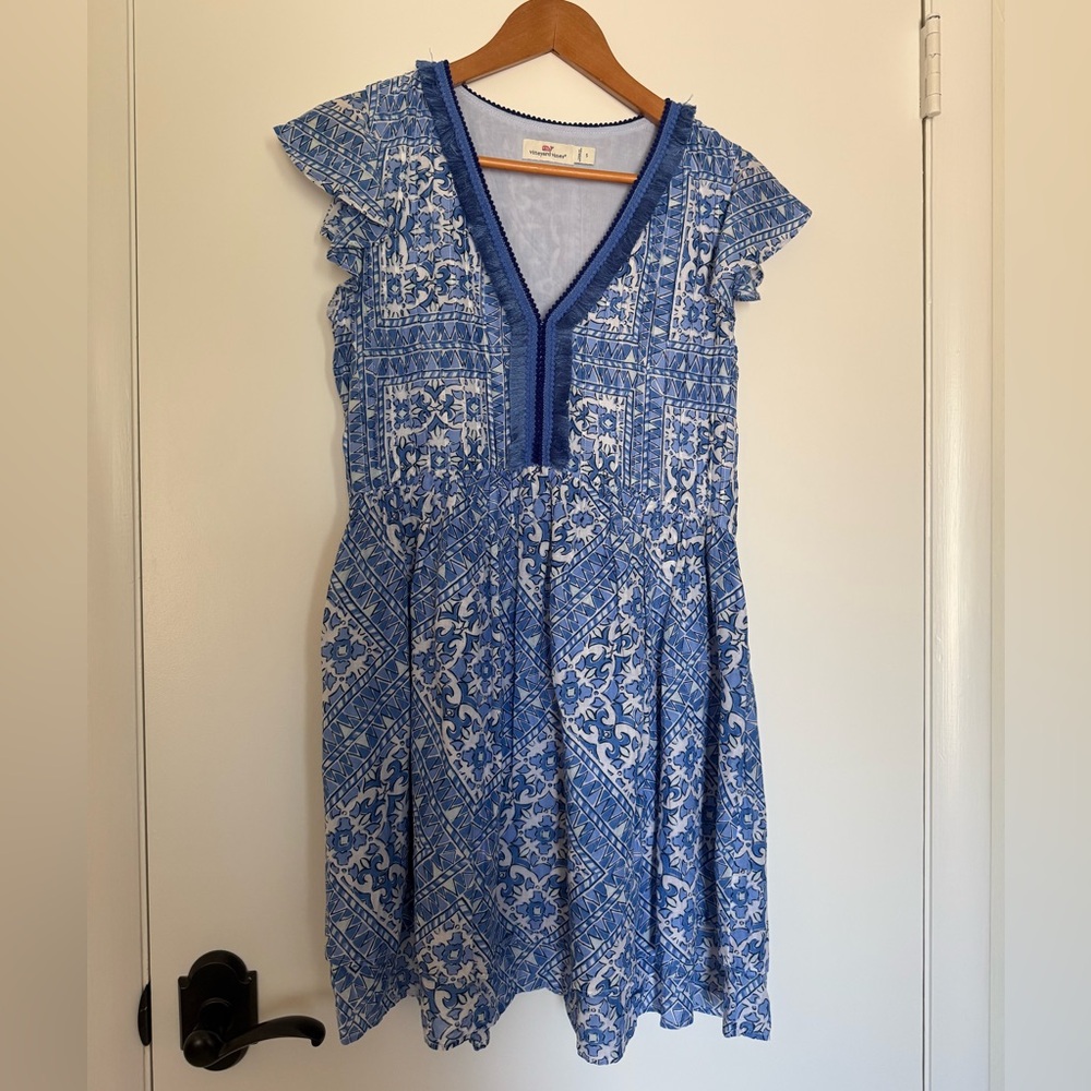 Vineyard Vines Light Blue Top with Navy Trim